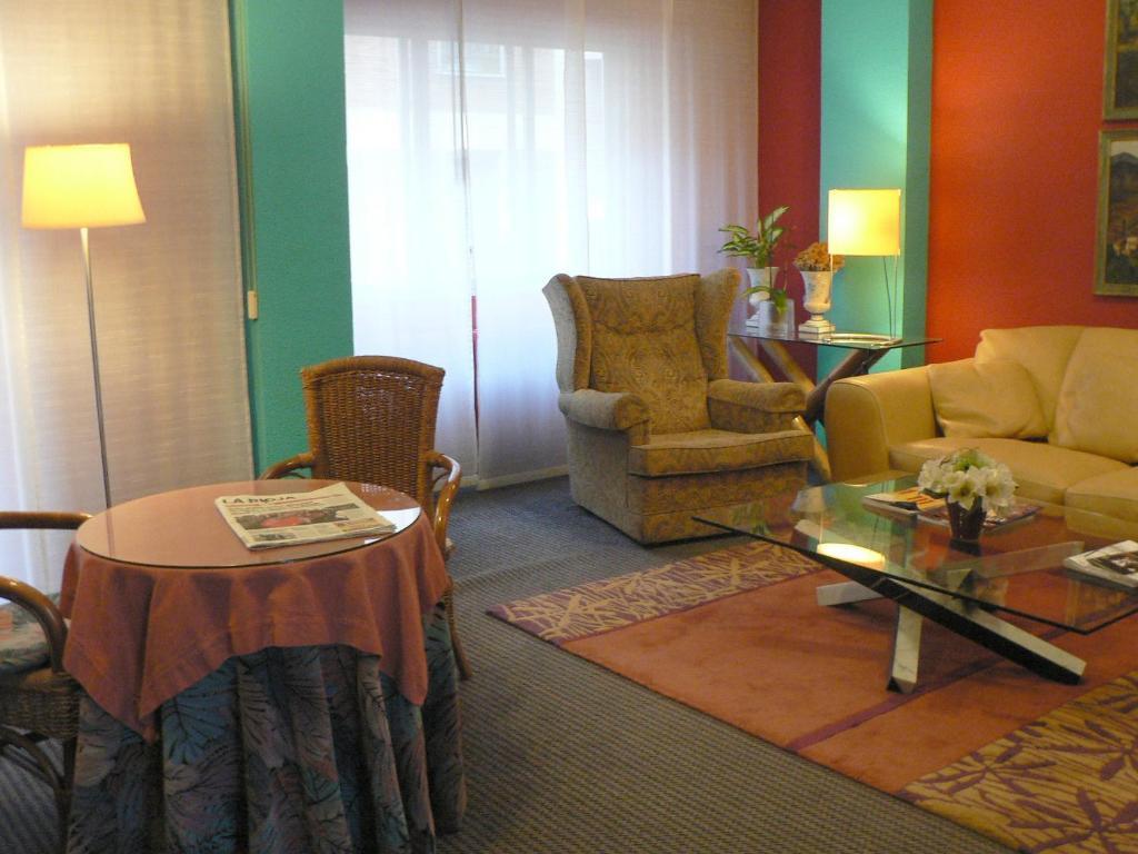 Single Room,124725627:JPEG