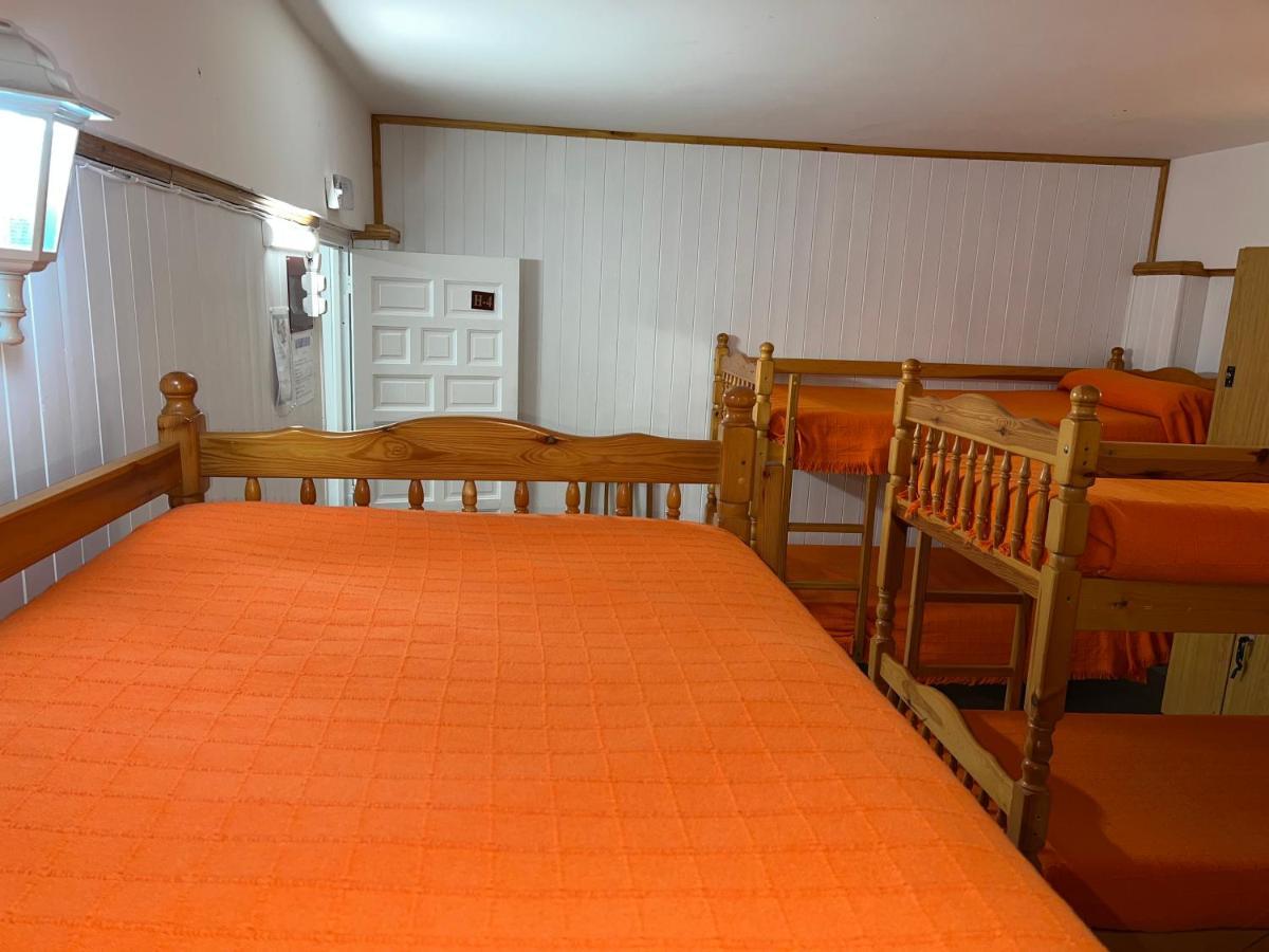 Habitación Privada con baño compartido (8 adultos) - Albergue